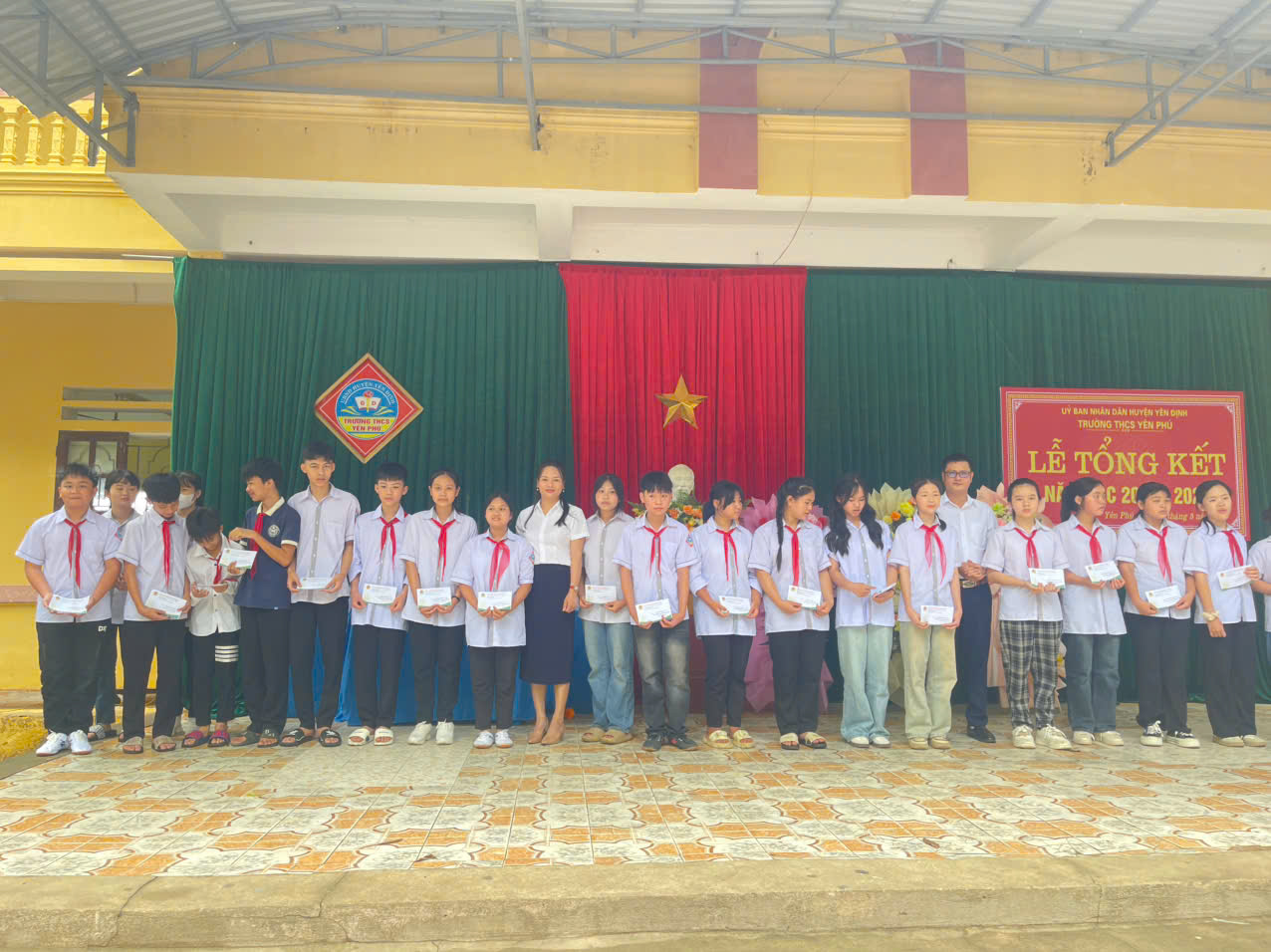 Anh-tin-bai